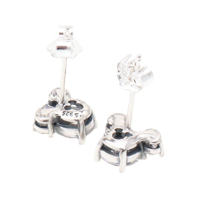 Mickey & Minnie Sparkling Stud Earrings - Fashionable Valentine's Day Gift for Women