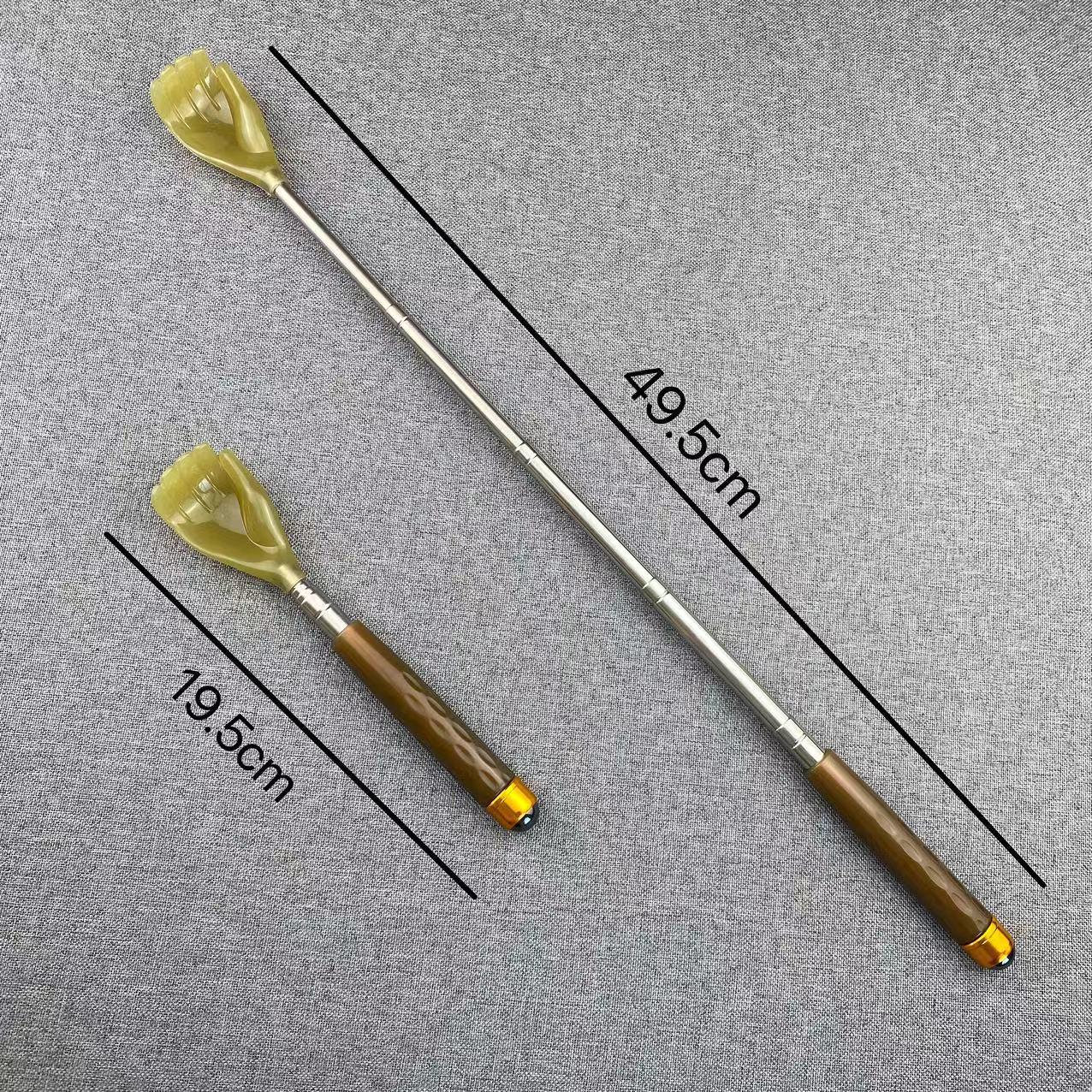 

Ox Horn & Sandalwood Telescopic Back Scratcher - Adjustable, Thickened Design in Golden & Purple Sandalwood