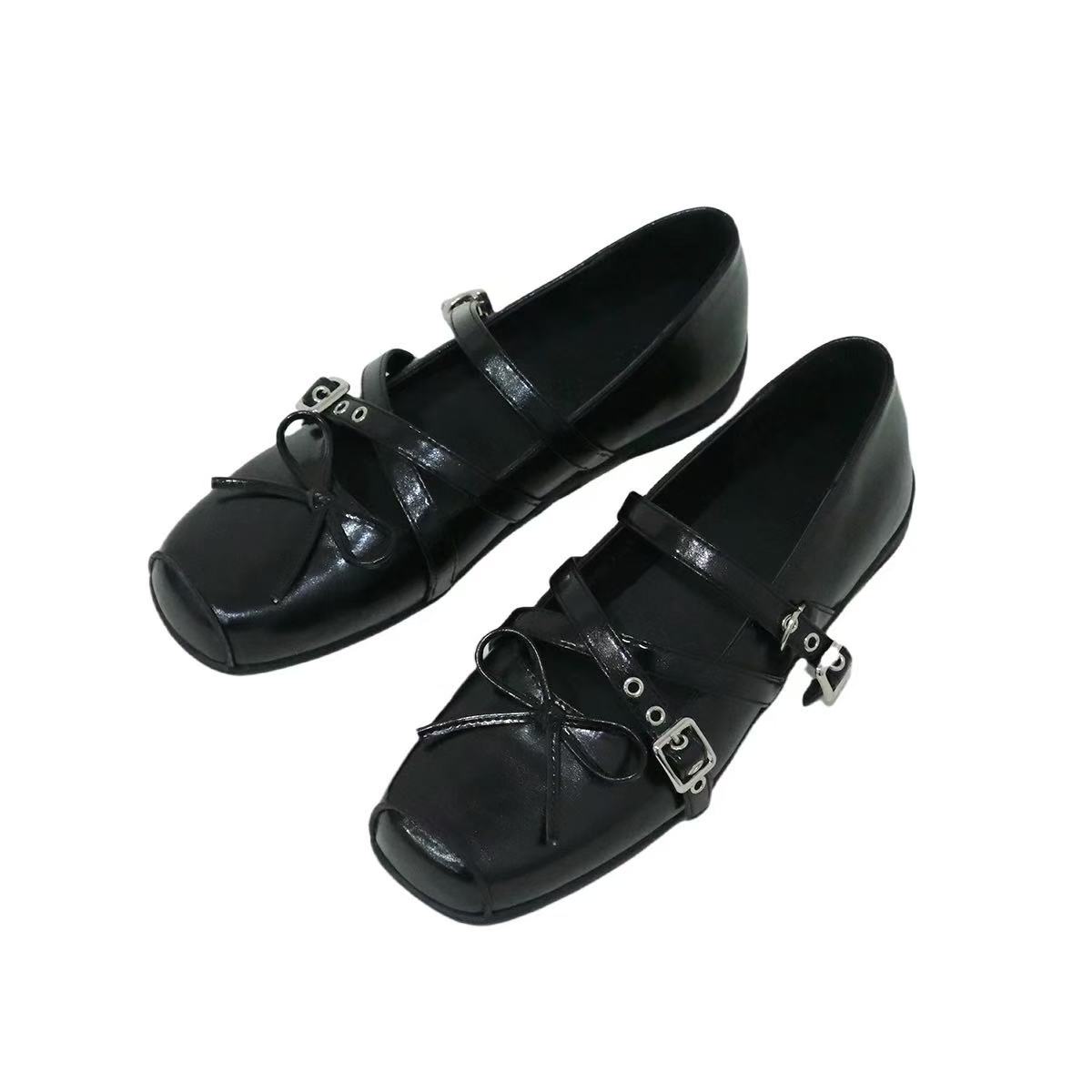 

Модные женские балетки Летние новые туфли с квадратным носком и мелким вырезом, с бантом-бабочкой, заклепками и металлической пряжкой, на мягкой подошве, с низким верхом 40 чёрный