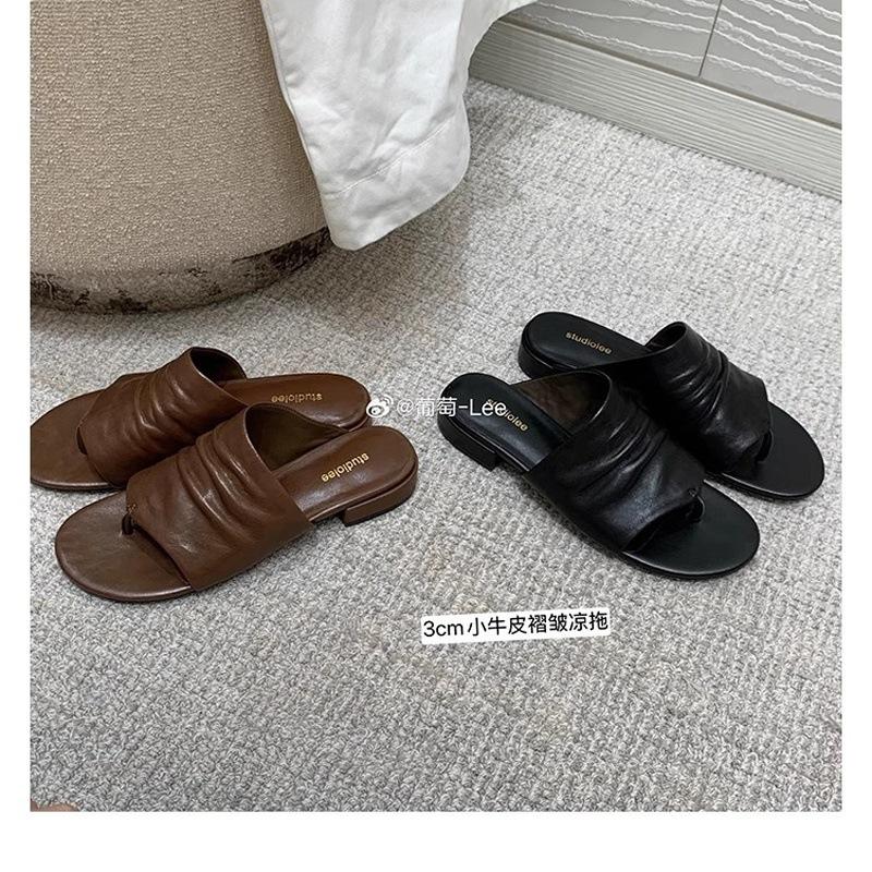 Cowhide version~ Grape mother, the same minimalist old money wind wide upper cowhide pleated versatile thick heel sandals slippers women