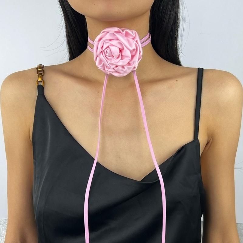 Vintage Floral Choker Necklace Accessory Chic Gothic Flower Choker Necklace Edgy Neckband for Fashion forward Individual