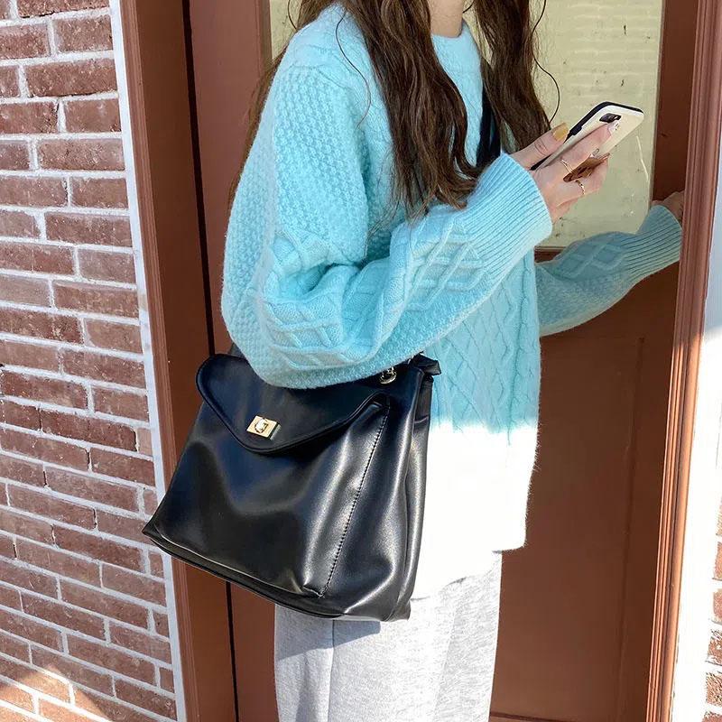 Women's Shoulder Bag Korean Fashion Large Capacity Simple Retro Satchel Versatile One Shoulder Diagonal Tote Bag