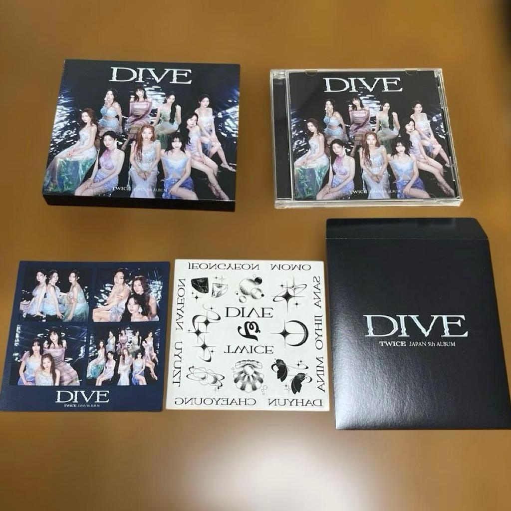 [USED] TWICE DIVE Album (Includes CD, Photo Card, Laminated Card)