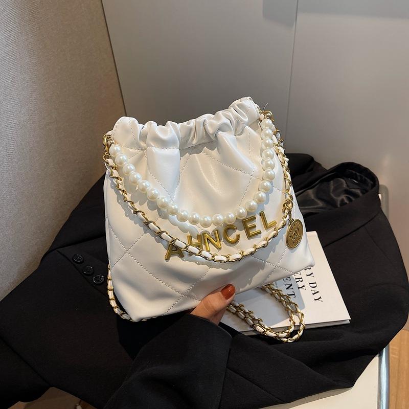 Popular small bags women's summer versatile new diamond chain messenger bag pearl bucket bag