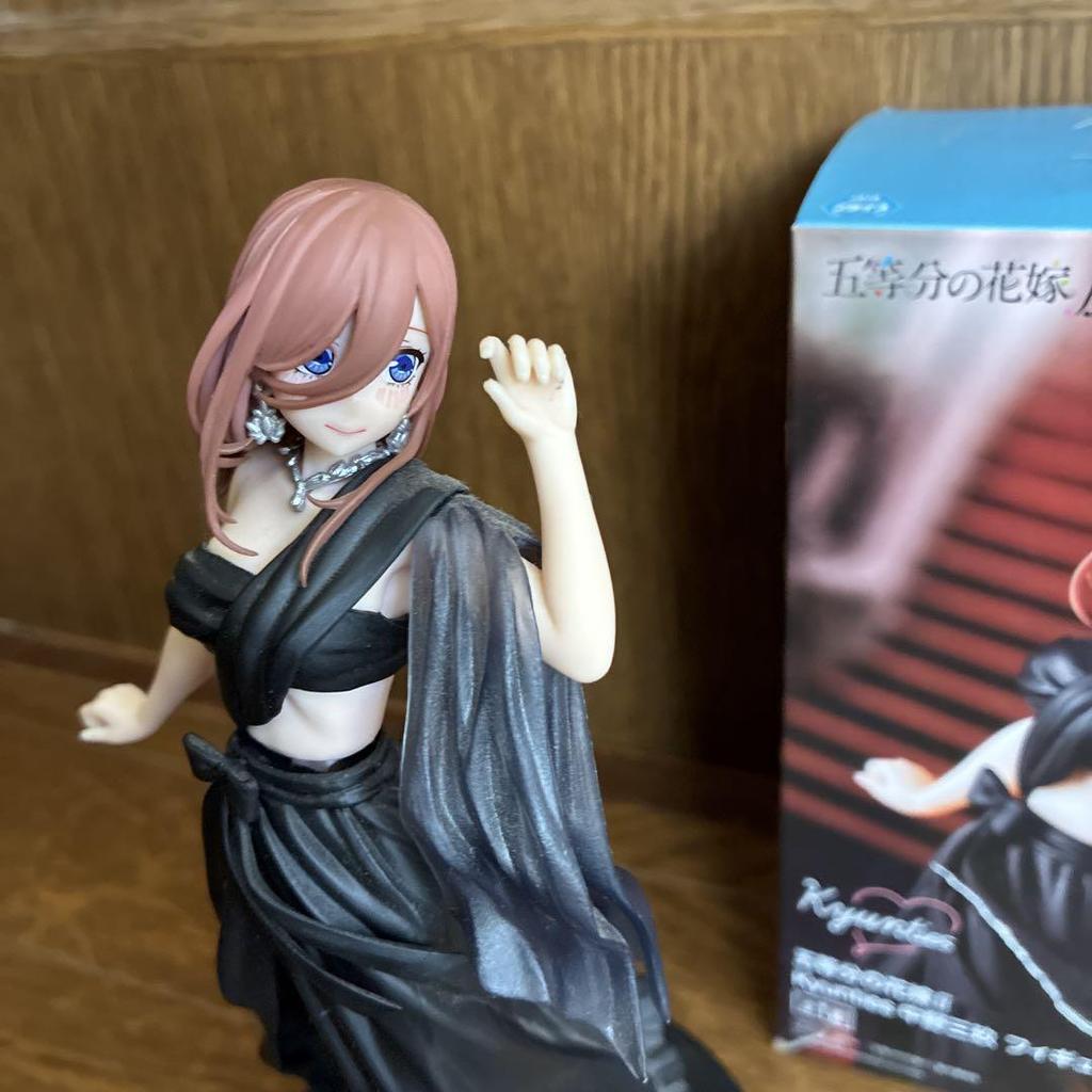[USED] Kyunito Nakano Miku Figure Black Dress