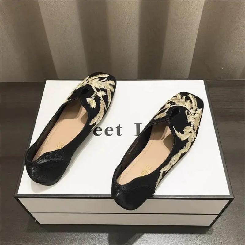 Low Heel Square Toe Lace-up Cuff Square Heel Shoes for Women 2025 Hot Sale Summer High Quality Embroidery Classics Ladies Shoes