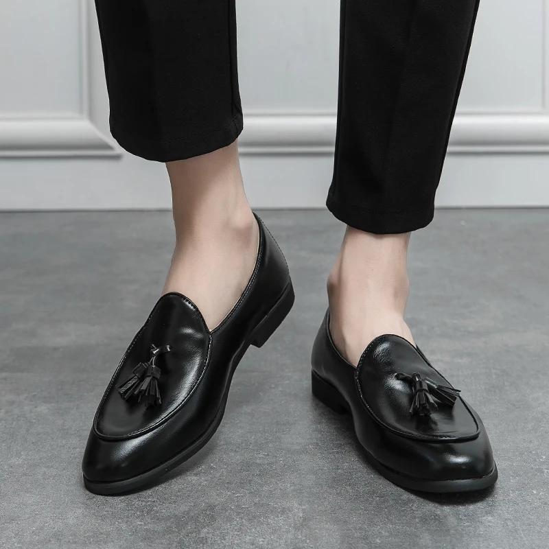 Tassel leather shoes for men in sizes 38-46 suitable for British business formal wear and men's loafers