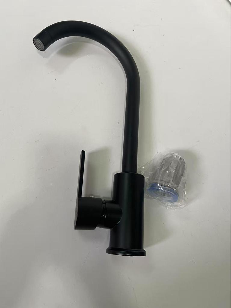 Retractable Silicone Kitchen Faucet with Hot/Cold Water and Splash-Proof Design