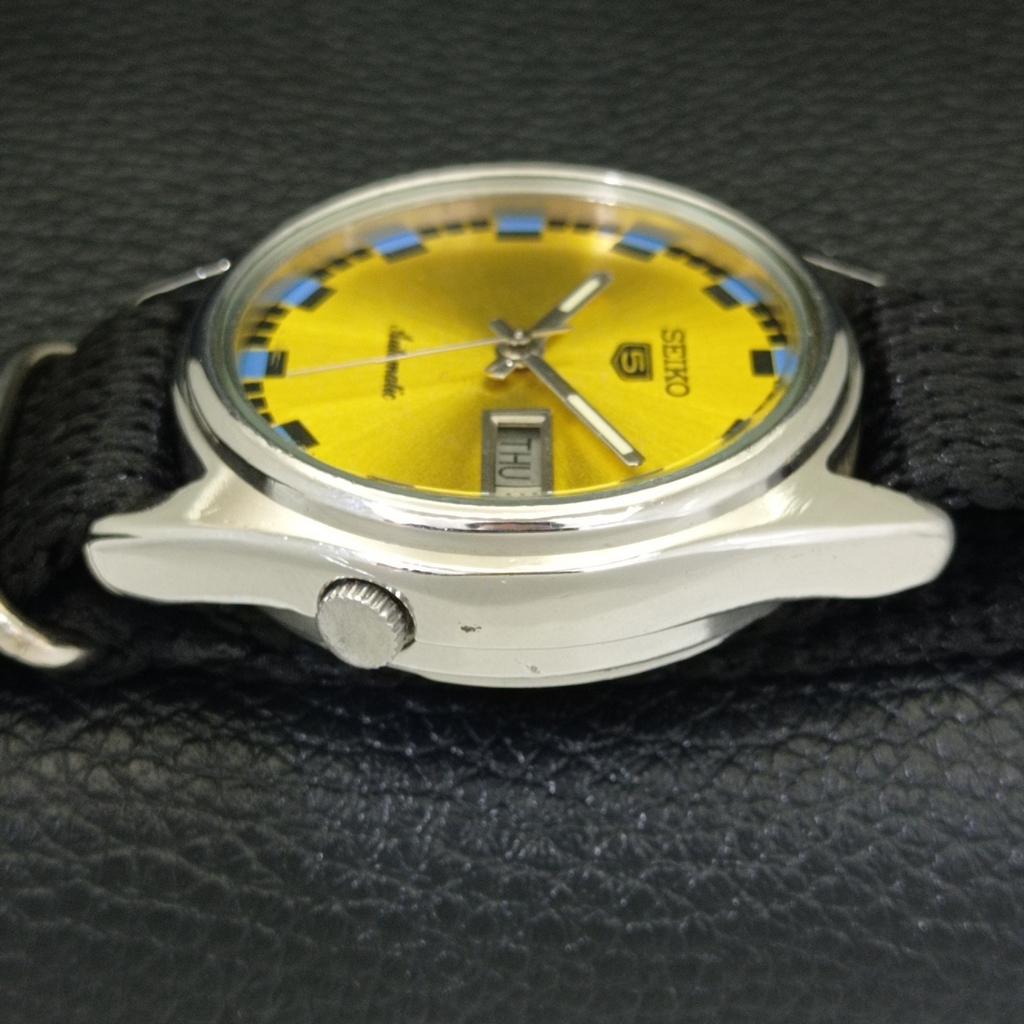 AUTOMATIC VINTAGE SEIKO 5 JAPAN 7009A MENS GOLDEN COLOR DIAL WATCH A701298-5 R206a-a701298