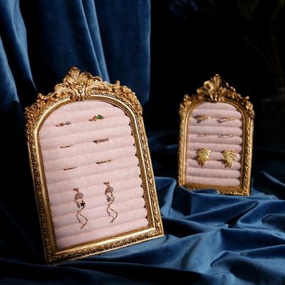 Confecționarea bijuteriilor – Ambalarea și prezentarea bijuteriilor