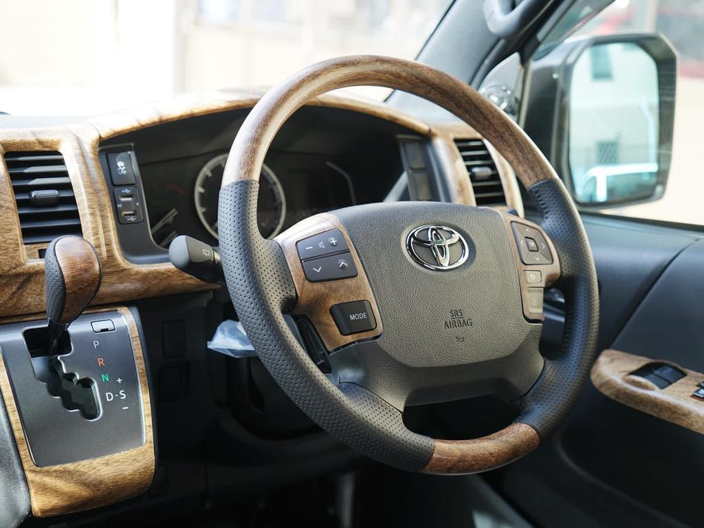 200 Series and 8th Steering Switch Natural Wood Finish TRISTAR'S [Hiace 6th, 7th, Generation] Panel, 3-Piece,