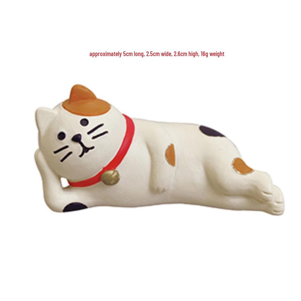 Japanese Style Cat Resin Ornament for Car Console Decoration
