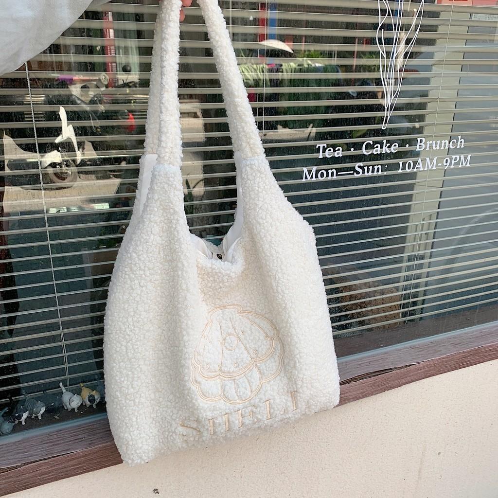 

Cute Soft Plush Tote Bag For Autumn And Winter With Sweet Embroidery Design Shell