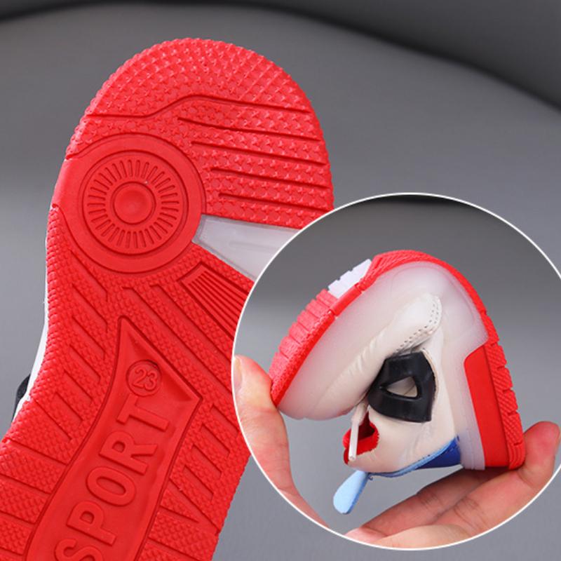 Zapatillas LED para niños Zapatos iluminados de moda para niños Zapatos luminosos LED antideslizantes para niñas Fondo suave Zapatos deportivos para niños Zapatos casuales