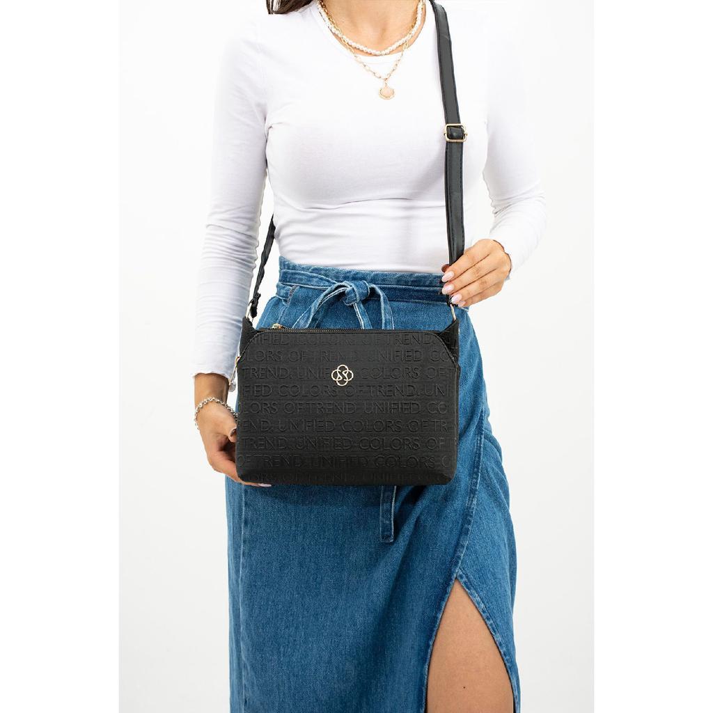 Hochwertige, wasserabweisende Schultertasche mit Kreuzgurt und drei Fächern, in Schwarz mit Textdruck bedruckt