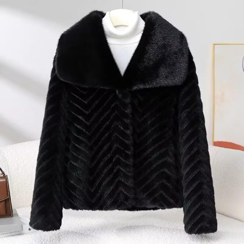 Popular high-end Hepburn style short Coat for women's Winter Mink coat Ladies Fur Jackets Fur Car Strip Mink Jacket