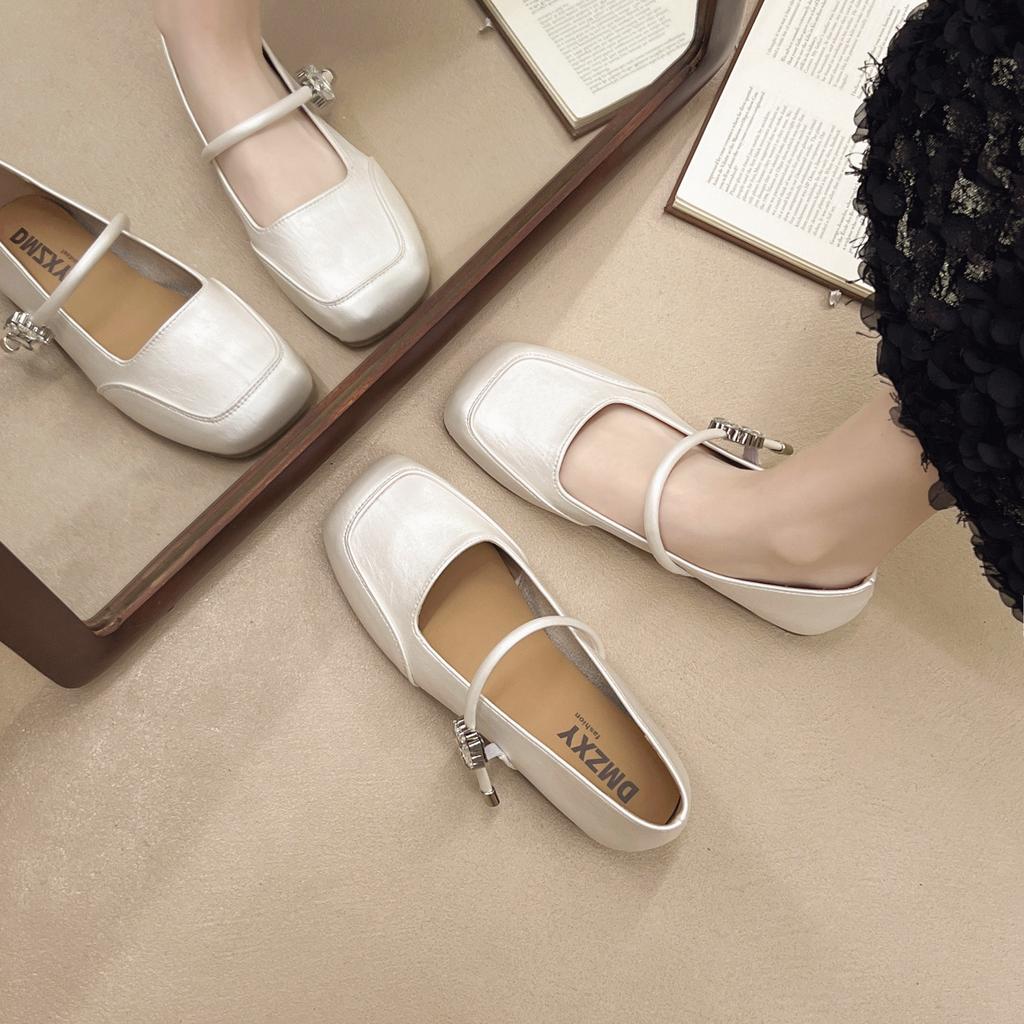 2025 Small Leather Shoes New Versatile Single Shoes Doudou Shoes Spring and Summer French Retro Mary Jane Shoes Women's Light Mouth Silver