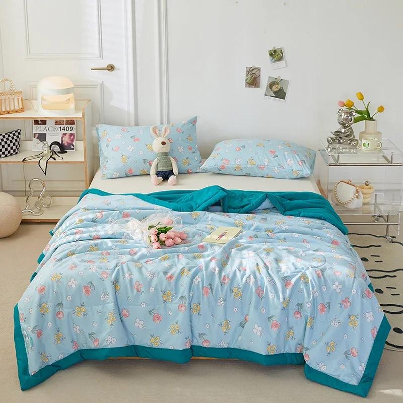Love Heart Daisy Pattern Summer Quilt Modern Fashionable Skin-friendly Comfortable Air Conditioning Quilts for Kids Boys Girls