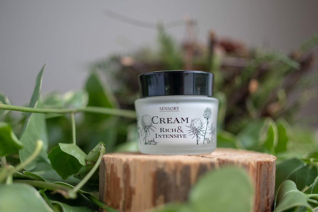 SENSORY Intensive Cream: A relaxing fragrance (geranium, lavender, damask rose) that encourages you to embrace your own sensitivity. 30g