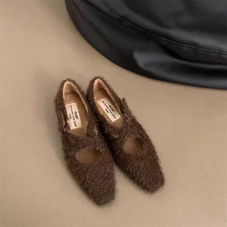

Французский маленький ароматный стиль туфли-лодочки на низком каблуке женские плюшевые пушистые туфли для улицы 2025 новый неглубокий бабушкин стиль балетки 40 коричневый