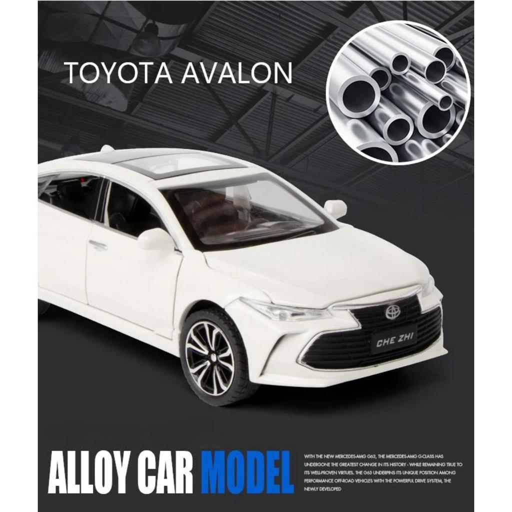 1/24 TOYOTA Avalon Toy Car for Children Diecast Metal Model Miniature Sound Light Doors Openable Collection Gift for Kids