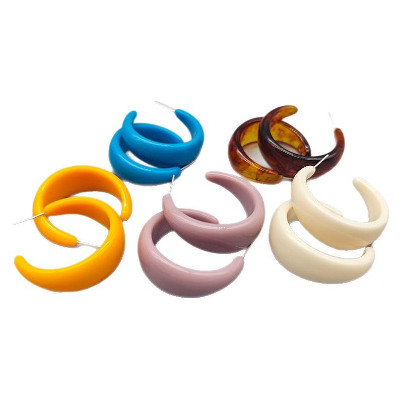 Hong Kong Retro Candy Color Acrylic C-Shaped Earrings: Women's Fashionable, Simple, High-End Studs