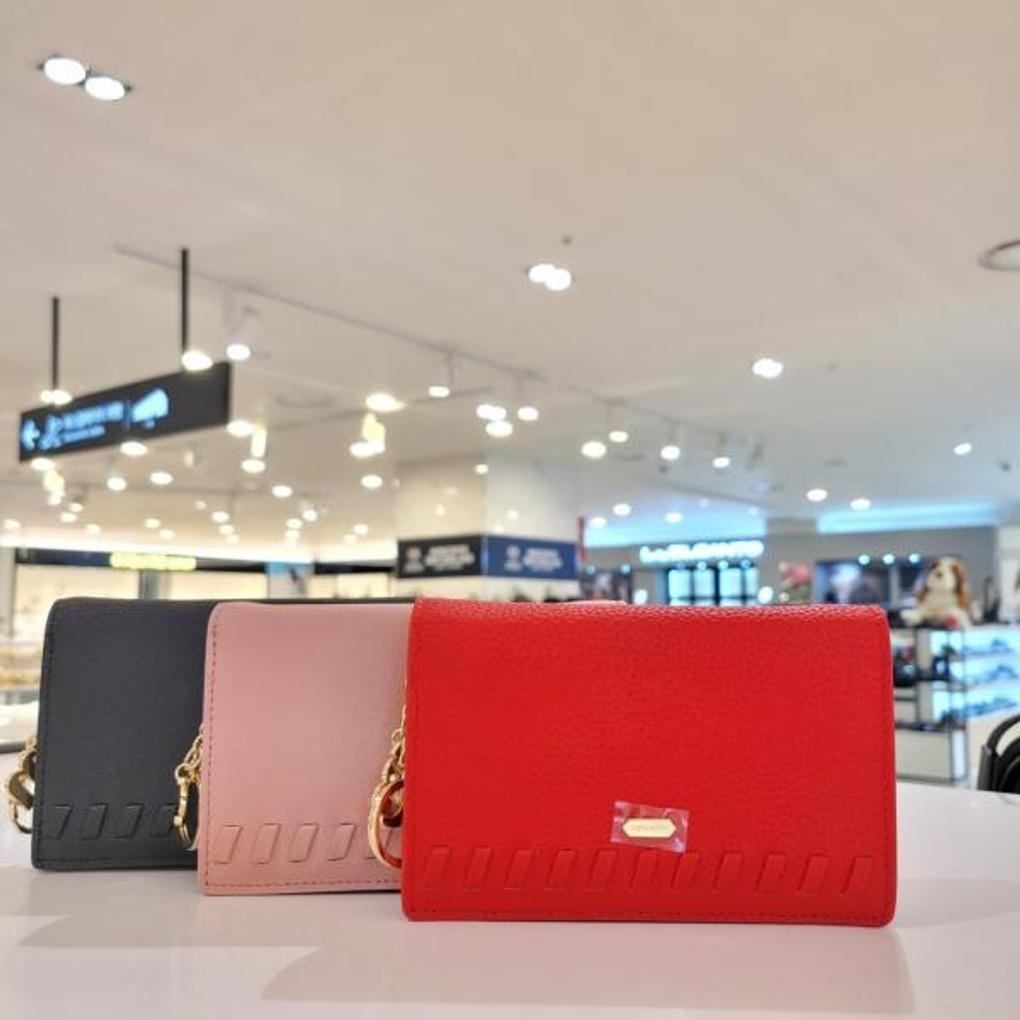 Mari eclaire portefeuille moyen assez fin en cuir de vachette naturel hautement recommandé