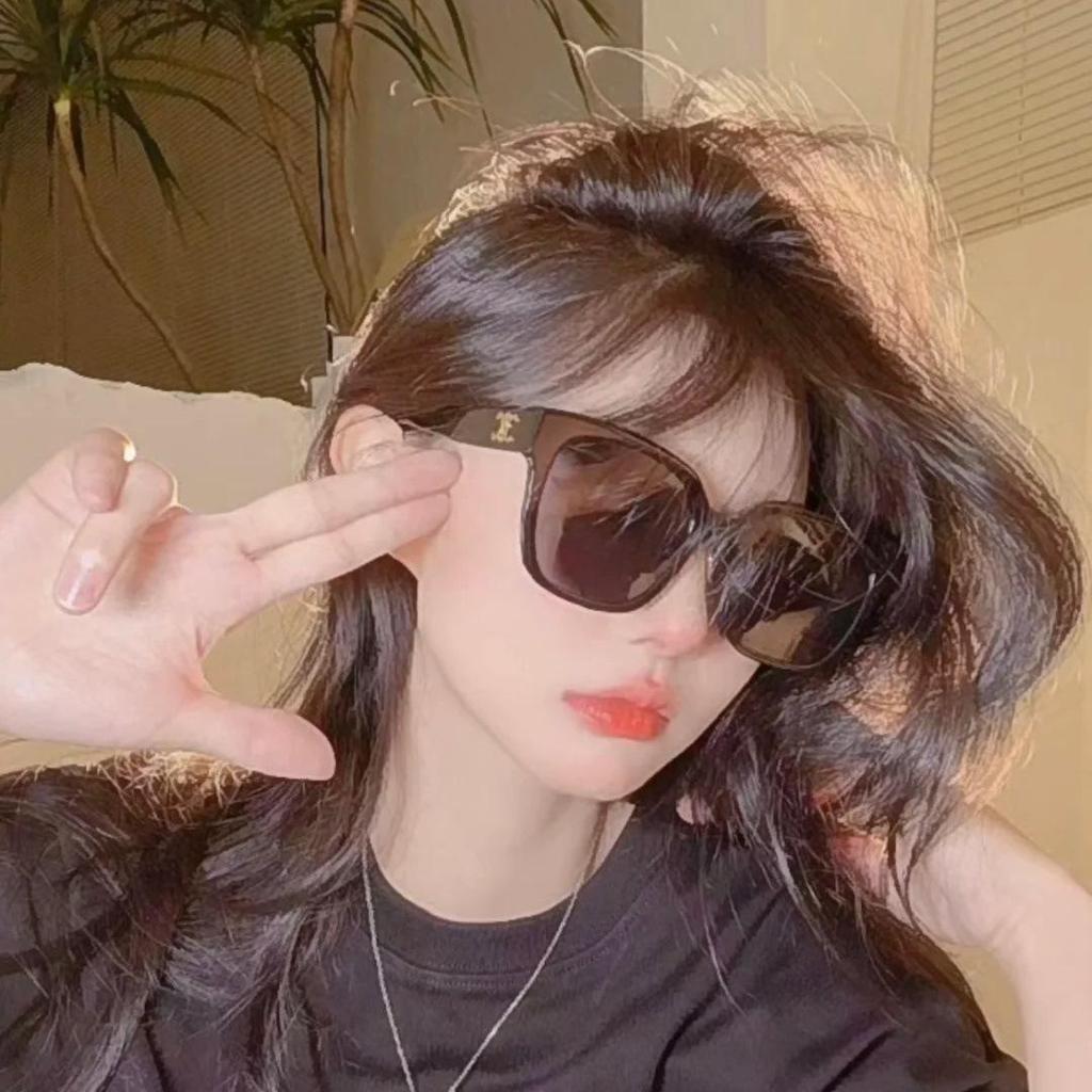 Arc de Triomphe CL40222 Unisex UV400 Sunglasses - High-End Square Frame, Anti-UV Protection.