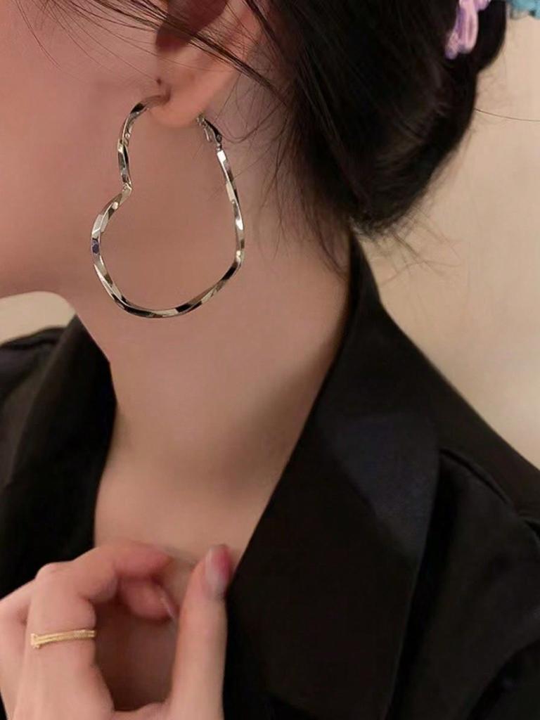 1 Pair Fashion Heart Shaped Twist Design Earrings, Elegant Casual Style For Women Valentines,Mom,Mother,Mother's Day,Gift