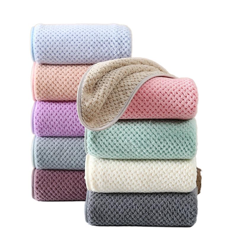 Coral Fleece Bath Towel 70*140cm Comfortable Woven Quick-Dry Eco-Friendly Absorbent Bath Tub Mats In Bulk