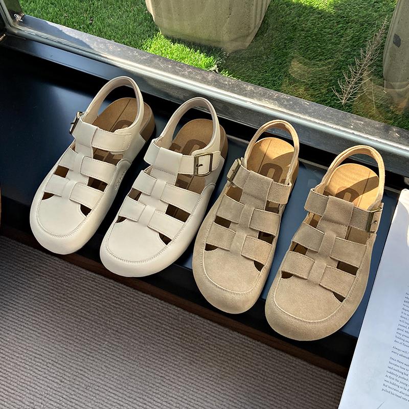 Fashion Platform Women's Sandals 2025 Summer Shoes New Fashion Hollow Designer Flat Sandals Casual Retro Skateboard Roman Slippers