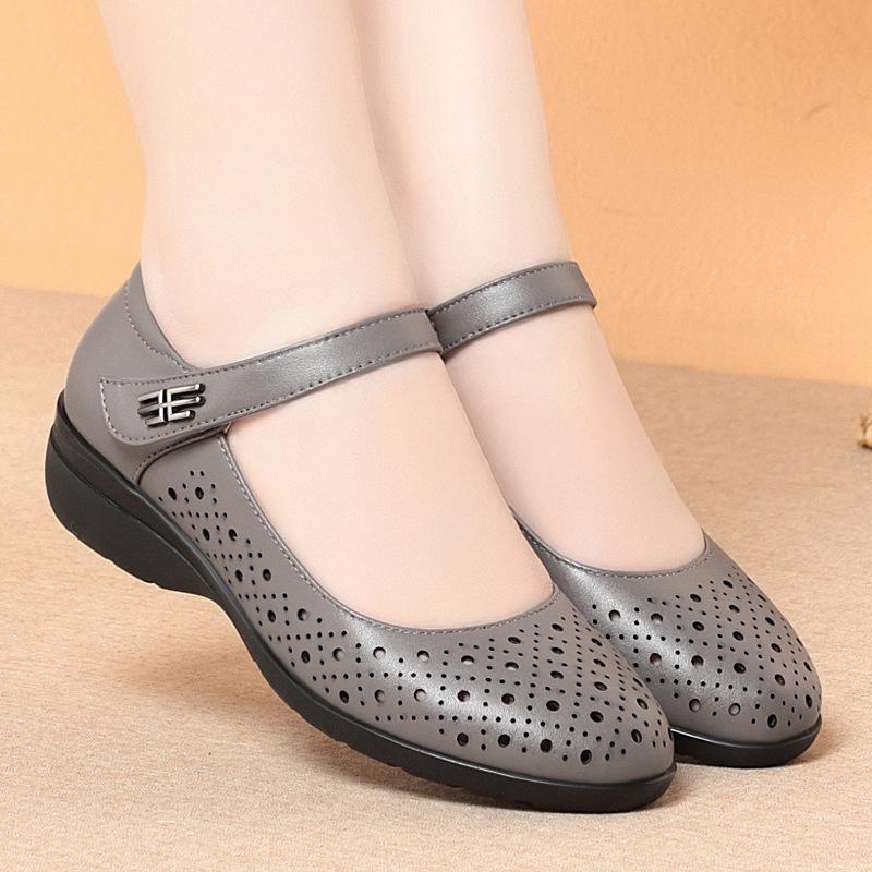 Echt Lederen Geperforeerde Sandalen voor Dames, Zachte Zool, Uitgesneden, Antislip, Comfortabele Grote Maten Schoenen voor Vrouwen van Middelbare Leeftijd