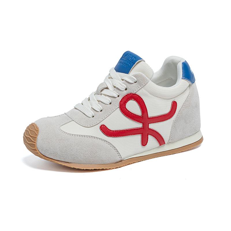2025 Spring and Autumn New Low-top Casual Little White Shoes Flat Bottom Height Increase Breathable Versatile Fashion Forrest Gump Training Women's