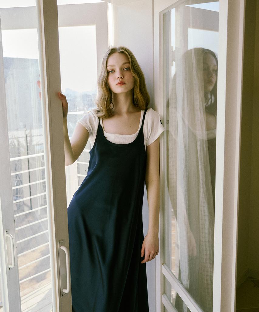 Green Butter Silky U-Neck Dress (Navy)
