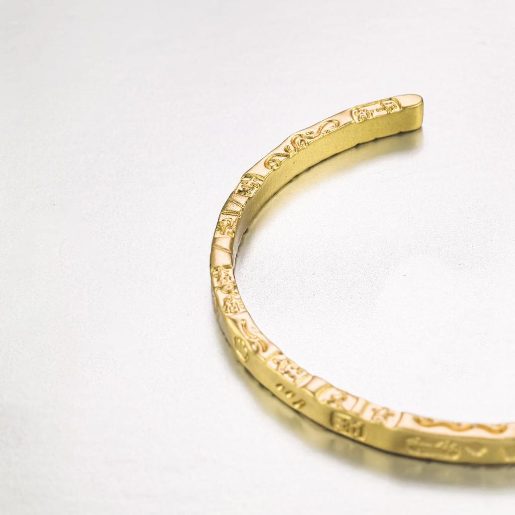 Women's Light Luxury Gold-Plated Copper Bracelet - Elegant, Fashionable, Anti-Oxidation Design