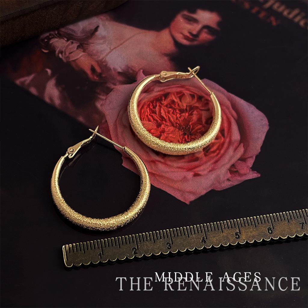 Frosted texture exaggerated earrings European and American design earrings retro premium earrings