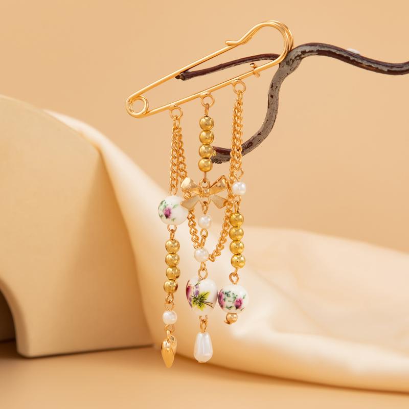 Fashionable Bow Love Heart Pendant Tassel Metal Chain Pearl Brooch Pin Sweater Collar Clip Brooch Jewelry