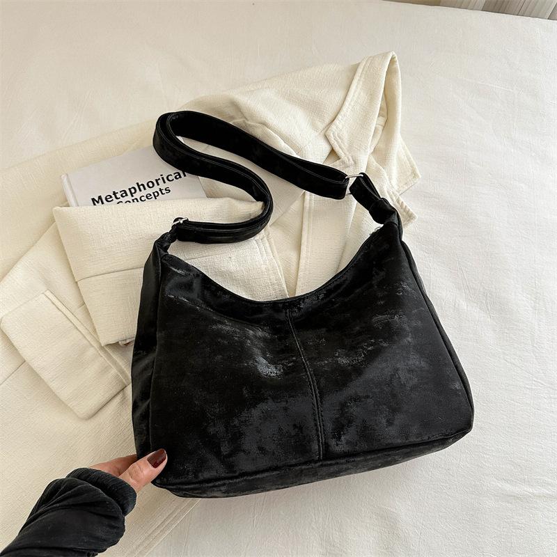 Casual Crossbody Dumpling Bag Summer Fashion Popular Shoulder Bag Large Capacity Commuter Tote Bag
