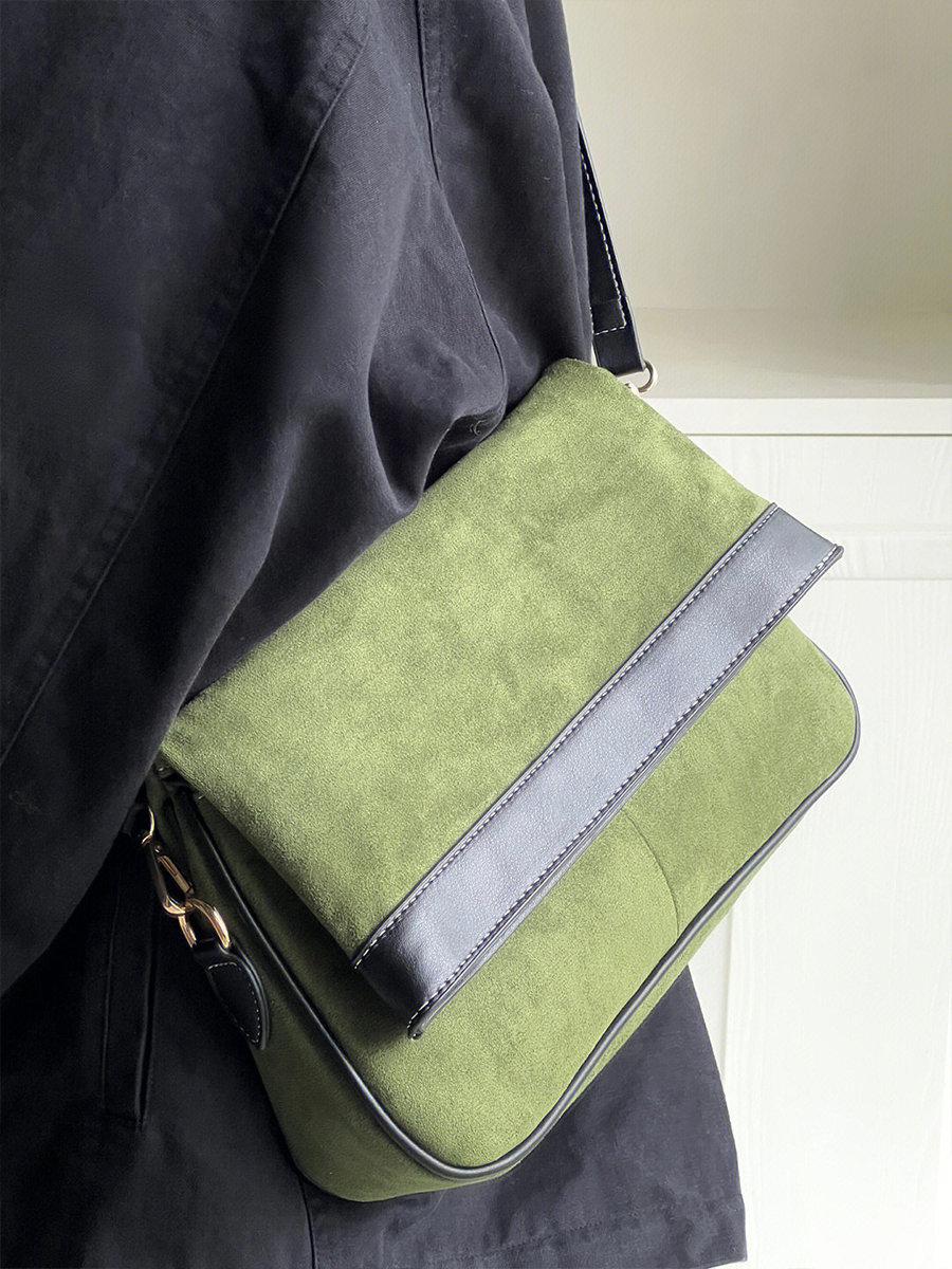 

Niche Большая вместительная сумка-тоут из бархатной кожи в стиле ретро для поездок на работу, универсальная сумка-мессенджер на одно плечо Tide 29*7.5*21 темно-зеленого