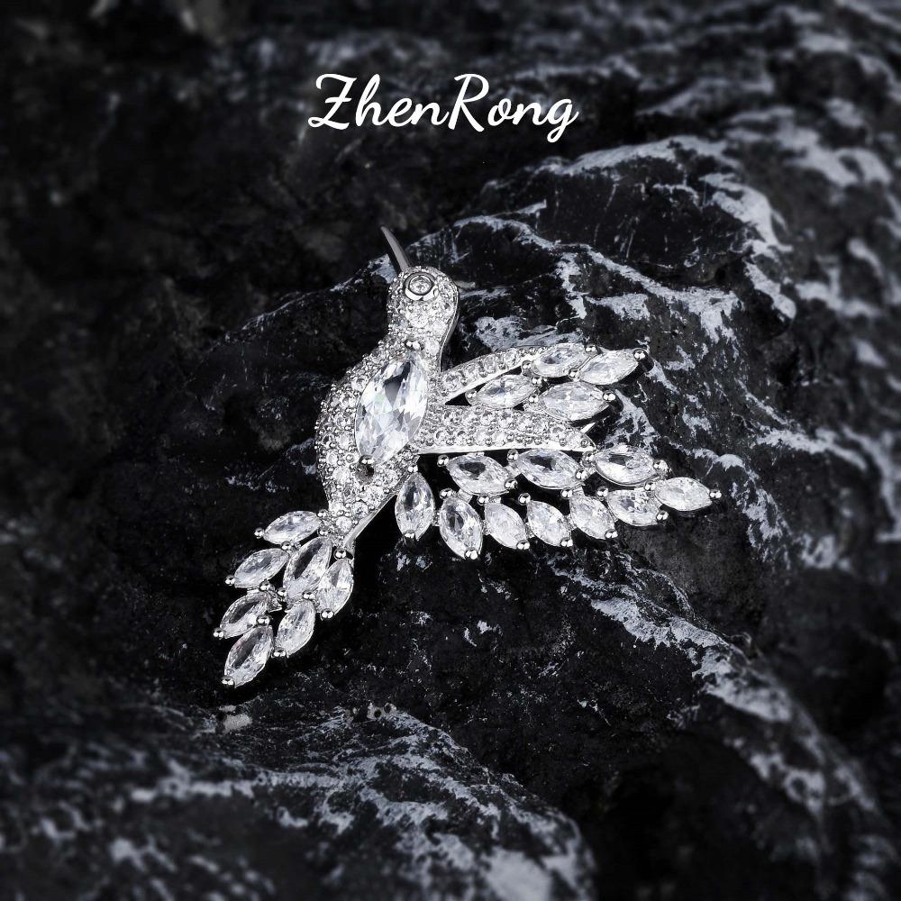 Elegant Diamond Hummingbird Necklace Women Sparkling Bird Pendant Exquisite Handmade Jewelry