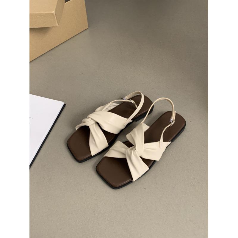 Flat-soled sandals women's summer wear new versatile French beautiful fairy style with skirt travel seaside Roman shoes