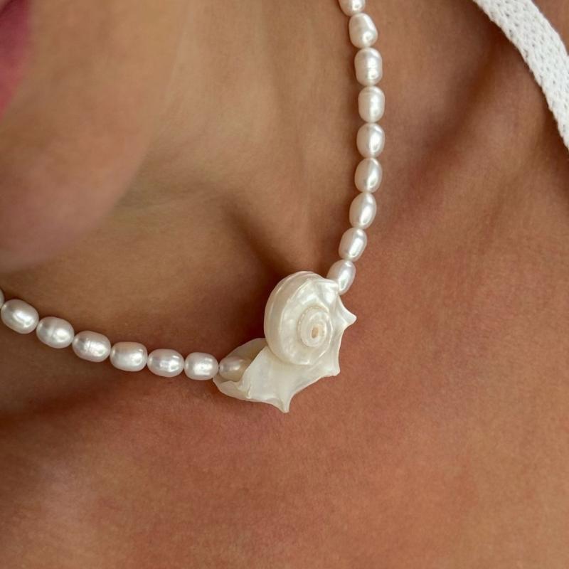 Unique Vintage Natural Conch Shell Pendant Necklace Imitation Pearl Jewelry for Women Girls Streetwear Matching