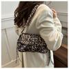 Modische Schultertasche aus Kunstleder für Damen Punk-Stil Nieten Hobo Handtasche mit Kettenriemen