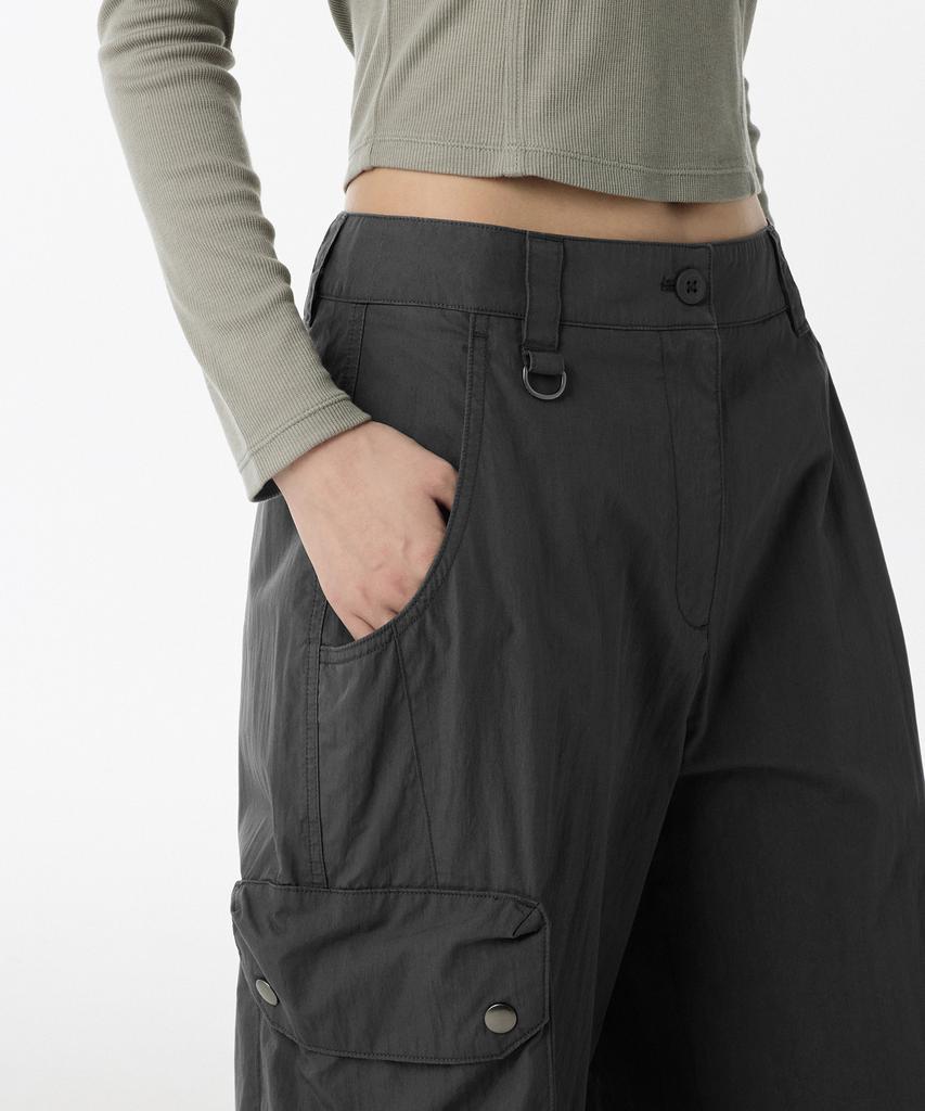MUSINSA STANDARD WOMAN Cn Multi-Pocket Wide Cargo Pants [Dark Grey]