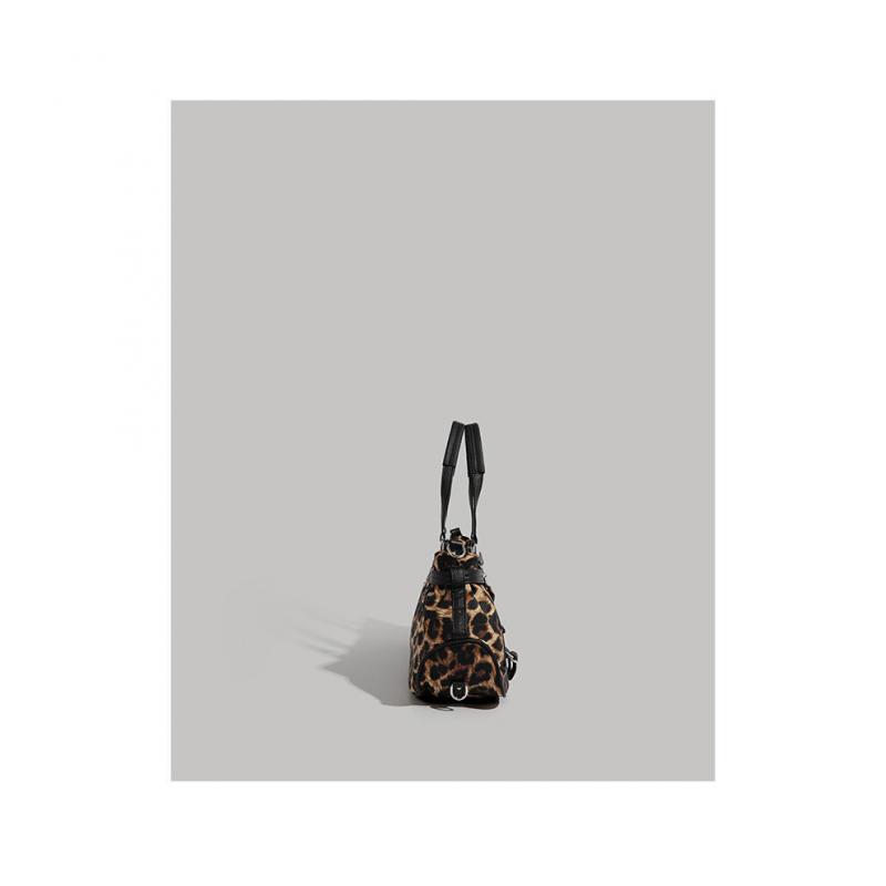 Sweet Cool Biker Underarm Bag for Girls, Small Design Street Style Crossbody Bag, Large Capacity Commuter Shoulder Bag