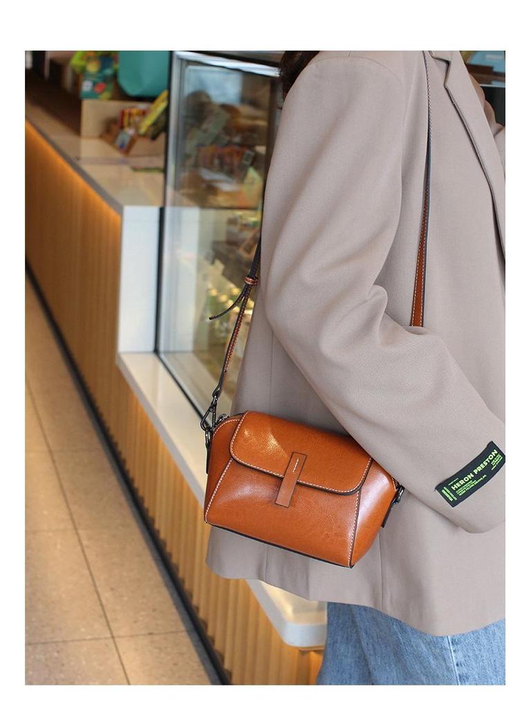Oil Wax Cowhide Shell Shoulder Crossbody Bag for Women - Hot-selling, High-end, Small Handbag