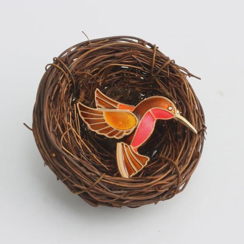 Charming Japanese Girl Cartoon Parrot & Crane Brooch - Creative Small Pin Badge for Versatile Decoration