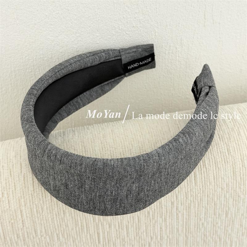 Hairband with A Sophisticated Look. Fall and Winter Headband for Women. New Design. Outdoor Hairpin To Hold Back Hair.