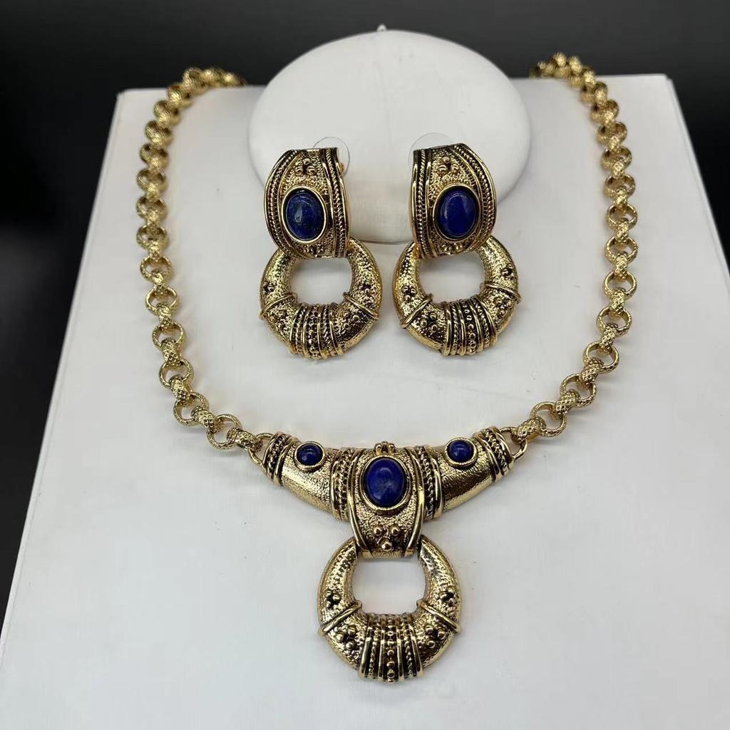 Retro Vintage High-end French Style Buckle Earrings Antique Zircon Pendant Necklace Set Accessories