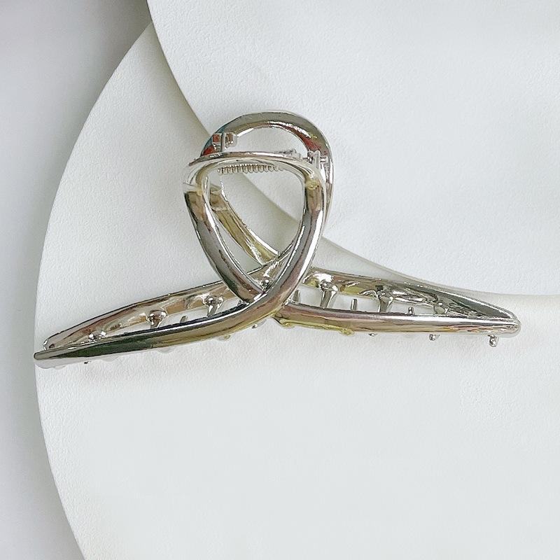 Elegant Chic And Hair Claw Clip For Women Featuring Geometric Line Design